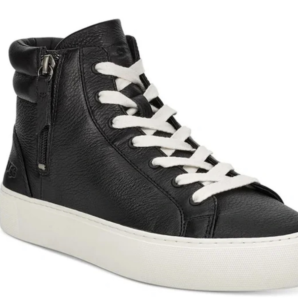UGG High Tops Size 7.5 Black laces